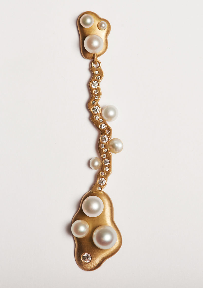 Gold 18K Freshwater Pearls Earring Diamond Diamonds Single Earpiece Danish Design Jo Riis-Hansen Jewelry Earrings Jewellery Handmade Art Smykker Ørering Dansk Design Håndlavet Øreringe Specielt Design Kunst Perler Guld Diamanter 
