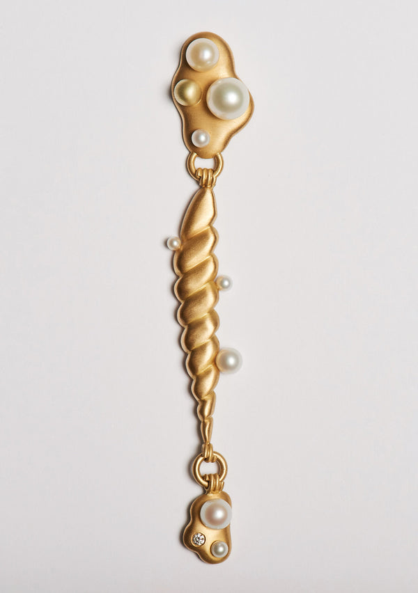 Gold 18K Freshwater Pearls Earring Diamond Diamonds Single Earpiece Danish Design Jo Riis-Hansen Jewelry Earrings Jewellery Handmade Art Smykker Ørering Dansk Design Håndlavet Øreringe Specielt Design Kunst Perler Guld Diamanter 