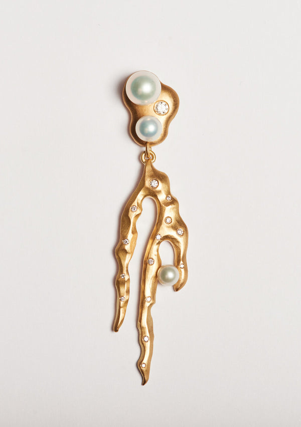 Gold 18K Freshwater Pearls Earring Diamond Diamonds Single Earpiece Danish Design Jo Riis-Hansen Jewelry Earrings Jewellery Handmade Art Smykker Ørering Dansk Design Håndlavet Øreringe Specielt Design Kunst Perler Guld Diamanter